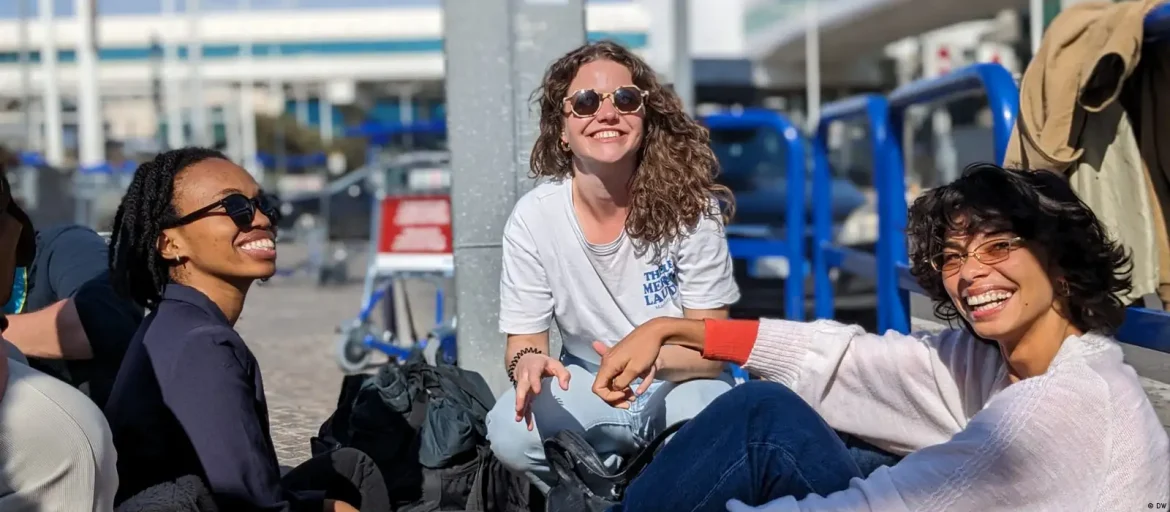 DW trainees from the 2024/2025 program (left to right): Rachel Nduati, Laura Naima Kabelka und Djamilia Prange de Oliveira Image: DW